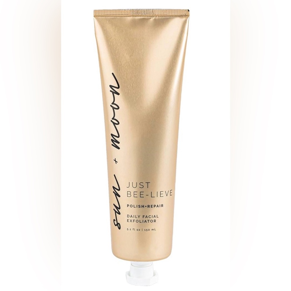 sun + moon Daily Exfoliating Face Wash Scrub